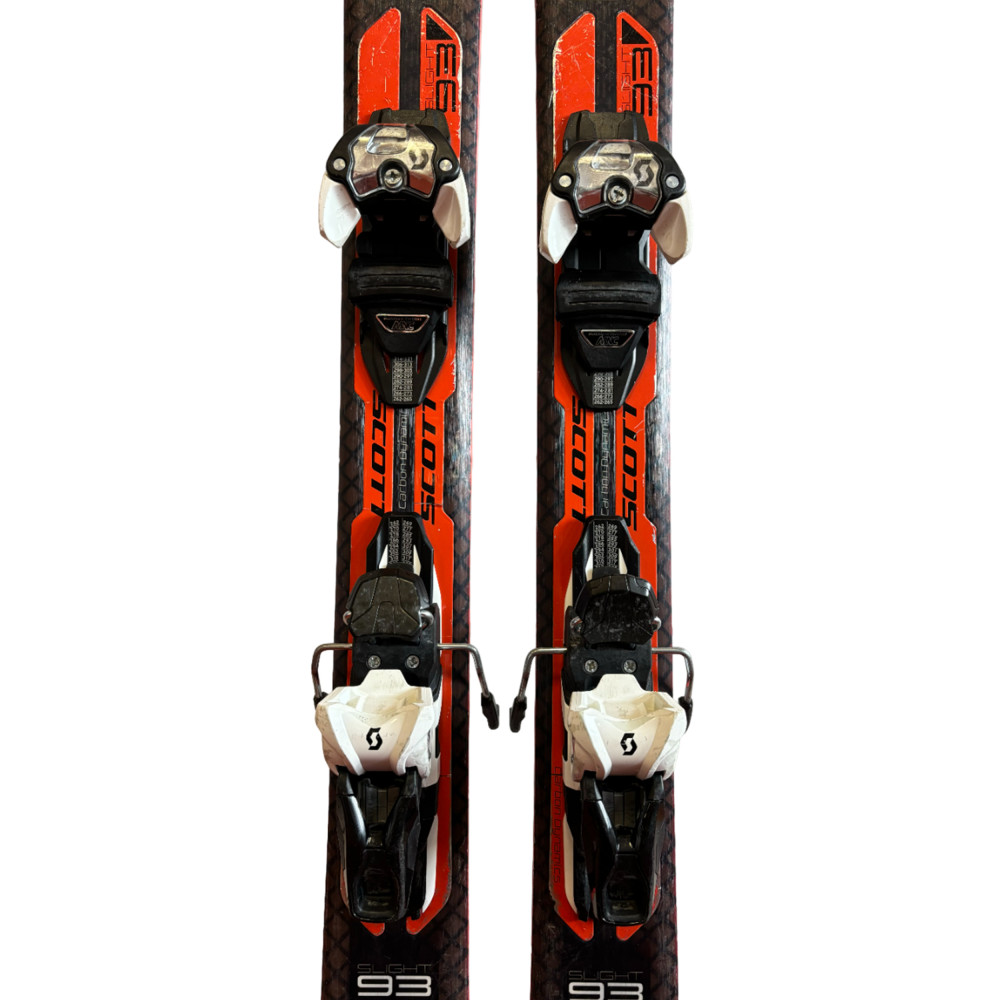 SKI SLIGHT 93 + BINDINGS SCOTT WARDEN 11